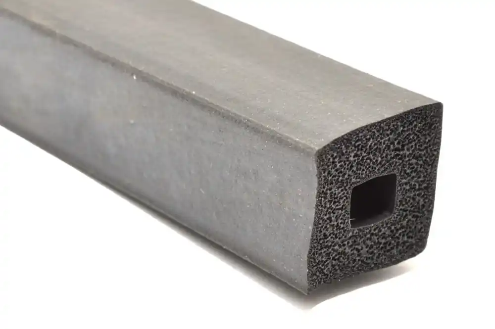 79007912 Těsnění dveří, střechy, profil čtverec Ihned K Objednání