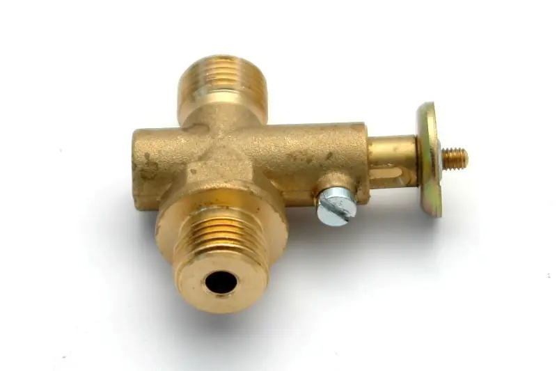 SK0010511-CZ20260306-083332-0-1772757212-size5-17555301014208-175 955211 Palivový kohout Ihned K Objednání