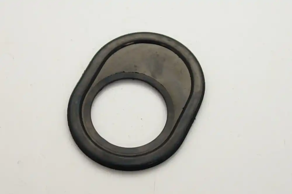 SK0011213-CZ20260306-083332-0-1772757212-size5-17600103079294-175 Zetor 53.013.034 Průchodka Akce